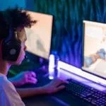 Why Do Pro Gamers Wear Earbuds And Headphones?