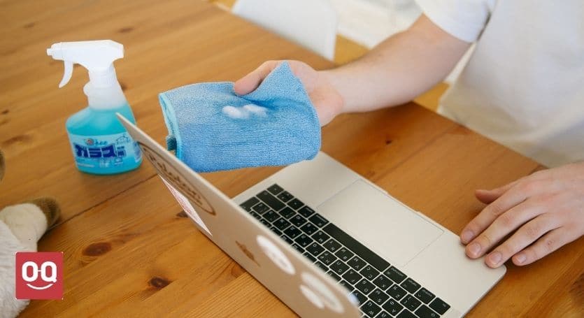 clean your laptop