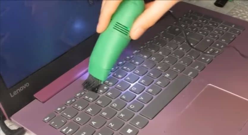 how to get hair out of keyboard