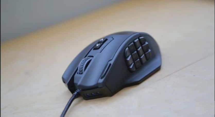 gaming mouse with a number pad