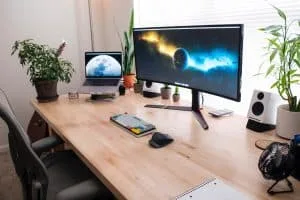 Read more about the article A Curved Monitor’s Advantages and Disadvantages for Gaming