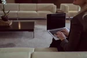Read more about the article The Benefits of an Ergonomic Monitor and How to Pick One