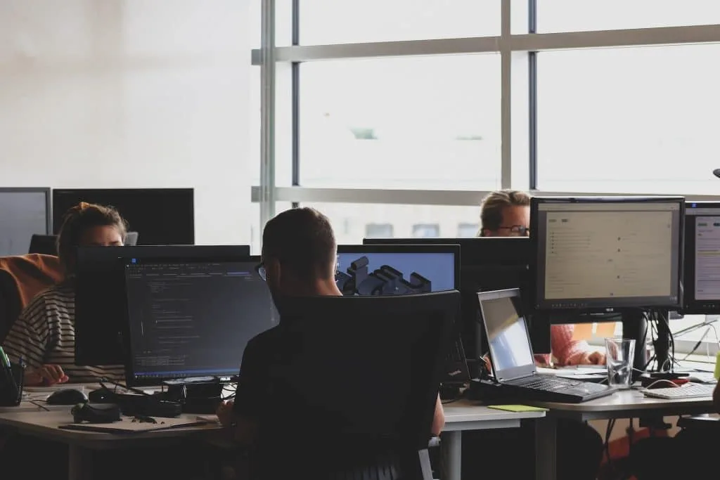 Monitor Options at Various Budget Levels for Multitasking Needs
