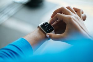 Read more about the article Choosing the Perfect Fitness Tracker: A Comprehensive Guide