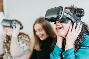 Read more about the article A Comprehensive Guide to Choosing the Perfect VR Headset